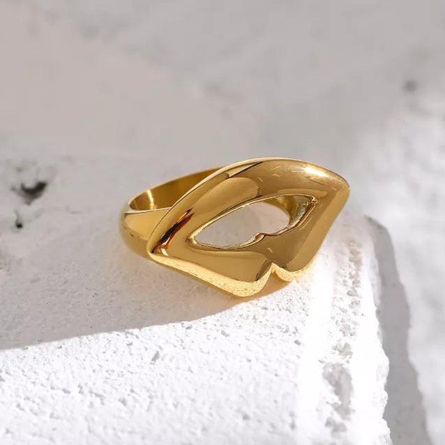 Buella Chunky Gold Lips Ring rings Shopella