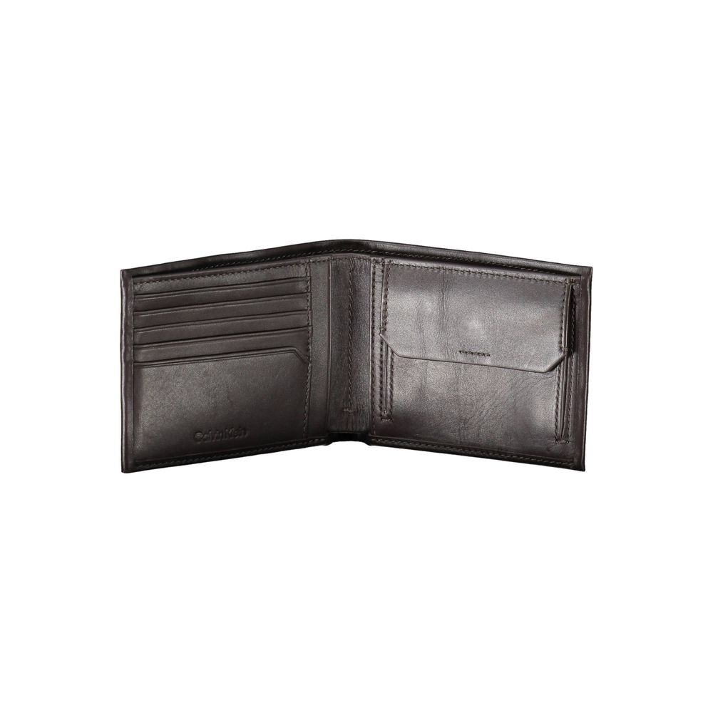 Elegant Leather Dual-Compartment Wallet Calvin Klein