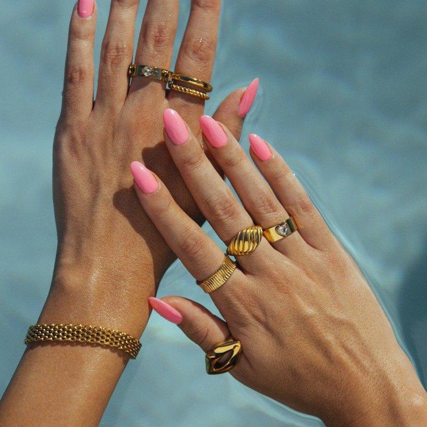 Buella Chunky Gold Lips Ring rings Shopella