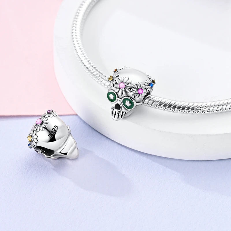 Retro Rainbow Daisy Skull Charm Dropshipman